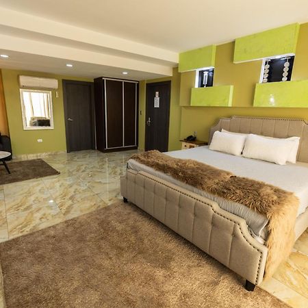 Basha Hotel & Restaurant Сан Педро Сула Екстериор снимка