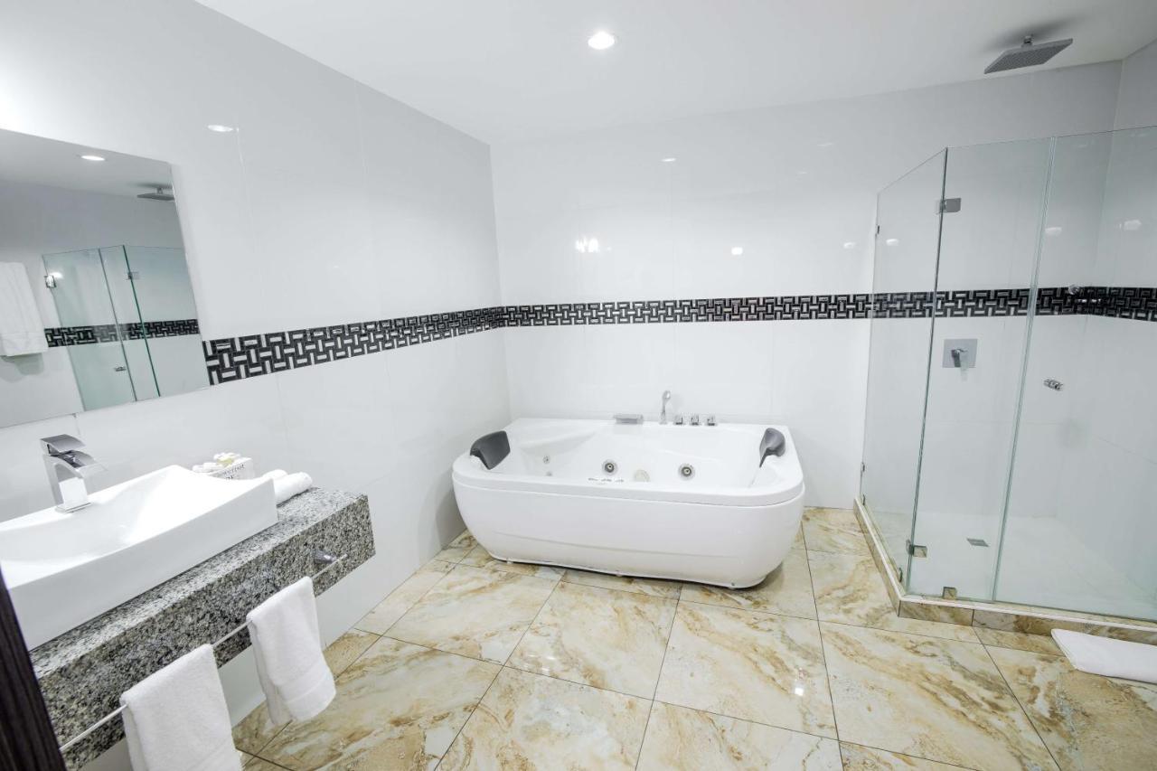 Basha Hotel & Restaurant Сан Педро Сула Екстериор снимка