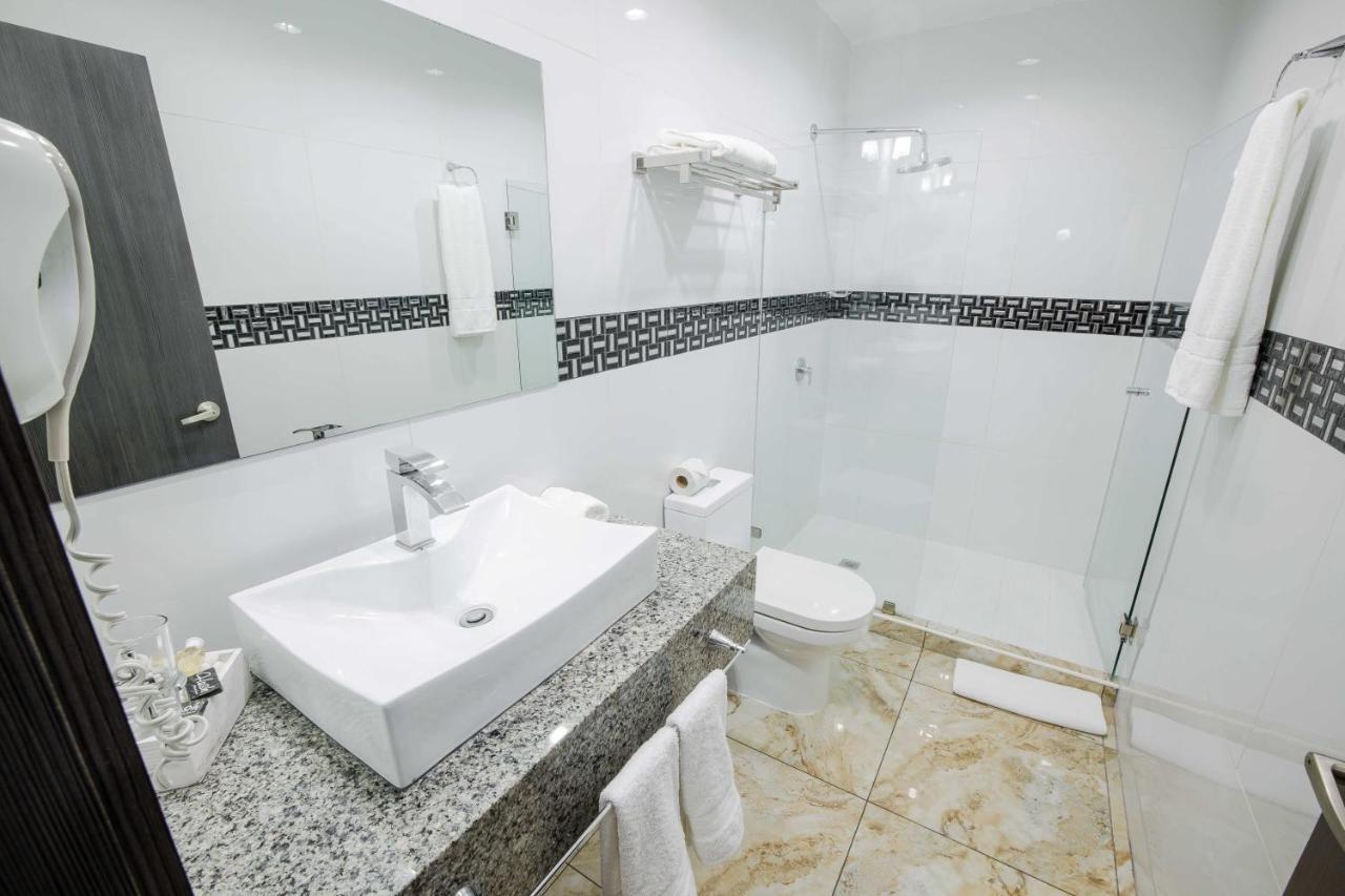 Basha Hotel & Restaurant Сан Педро Сула Екстериор снимка