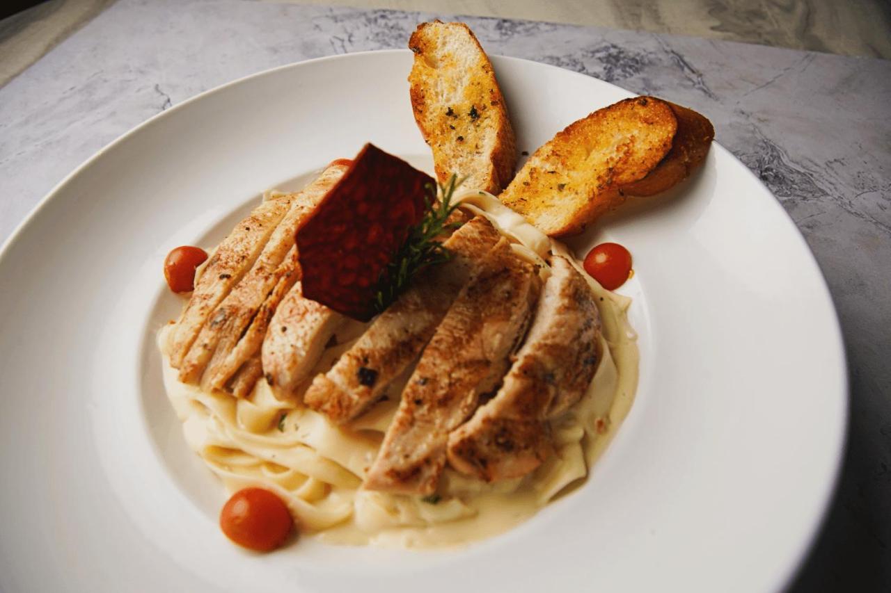 Basha Hotel & Restaurant Сан Педро Сула Екстериор снимка