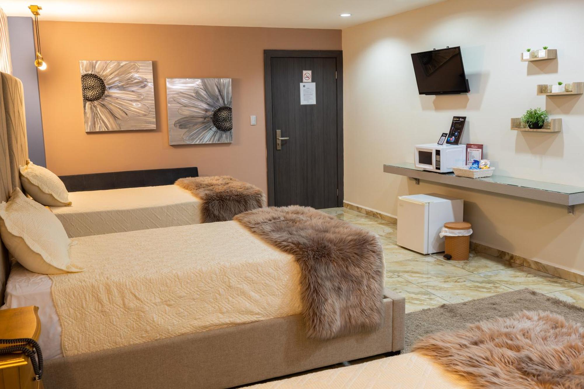 Basha Hotel & Restaurant Сан Педро Сула Екстериор снимка